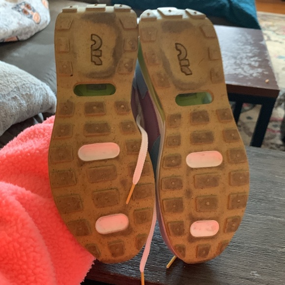 Women’s Nike Sun Club Air Max Sneakers Size 8.5 - Picture 11 of 11